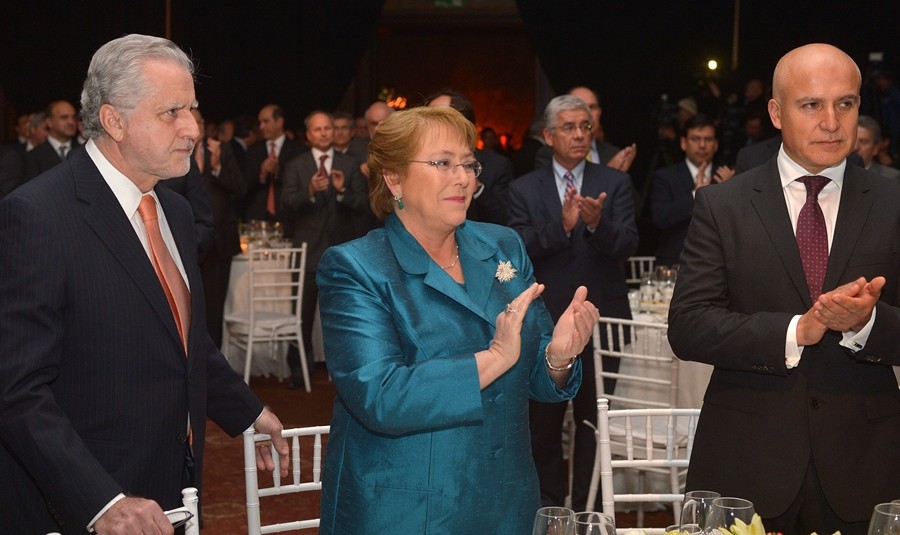Presidenta-Bachelet-Cena-de-la-energia-2014-900x535